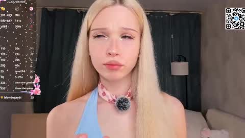 Snapshot of mikaelataron chatting on May 1, 8:46 pm Angel girl online show from May 1, 8:46 pm