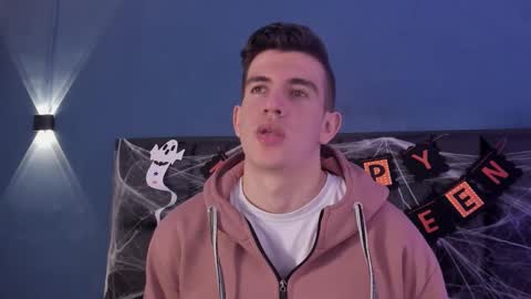 mikael online show from October 28, 4:49 am