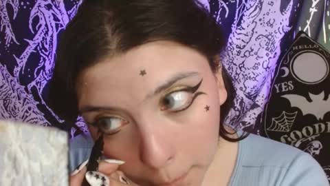 Snapshot of mikaskullcs chatting on September 27, 5:23 am Mika online show from September 27, 5:23 am