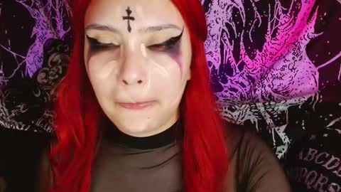 Snapshot of mikaskullcs chatting on October 30, 10:54 pm Mika online show from October 30, 10:54 pm