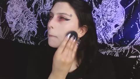 Snapshot of mikaskullcs chatting on February 4, 10:26 pm Mika online show from February 4, 10:26 pm