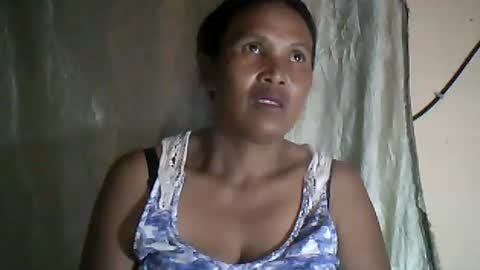 Snapshot of mikaya271700 chatting on March 18, 4:10 pm mikaya271700 online show from March 18, 4:10 pm