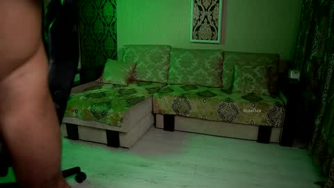 Snapshot of mike0xx chatting on November 30, 11:14 am mike0xx online show from November 30, 11:14 am