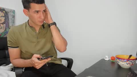 mike3xxx online show from October 26, 8:42 am