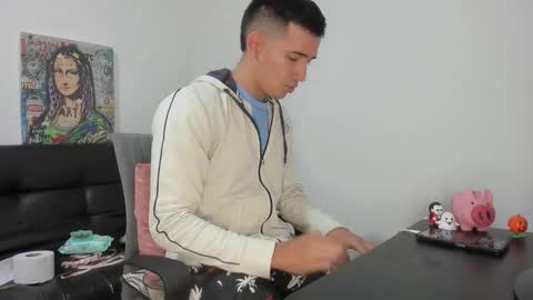 mike3xxx online show from November 2, 11:29 pm