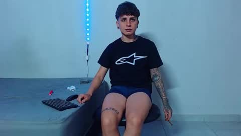 Mike IMDEPENDIENT MODEL online show from October 18, 4:15 am