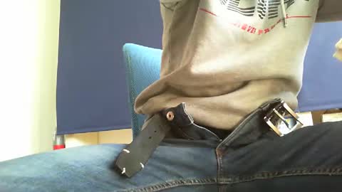 Snapshot of mike85bg chatting on February 5, 9:25 am mike85bg online show from February 5, 9:25 am