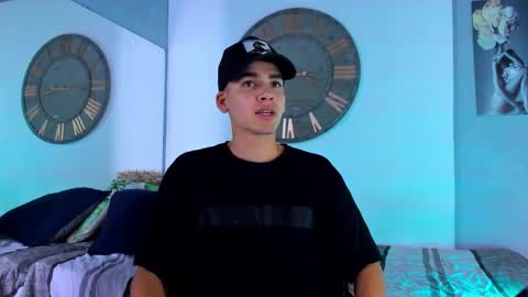 Mike 0233 online show from December 22, 3:44 am