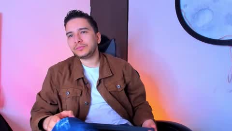 Snapshot of mike_256 chatting on November 12, 11:43 am Mike online show from November 12, 11:43 am