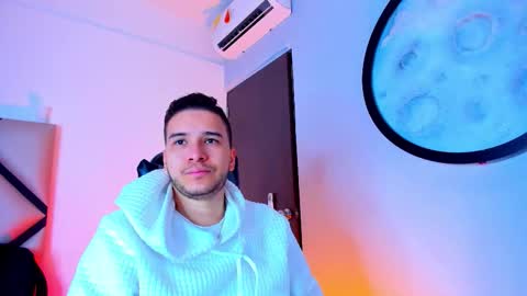 Snapshot of mike_256 chatting on November 24, 11:43 am Mike online show from November 24, 11:43 am