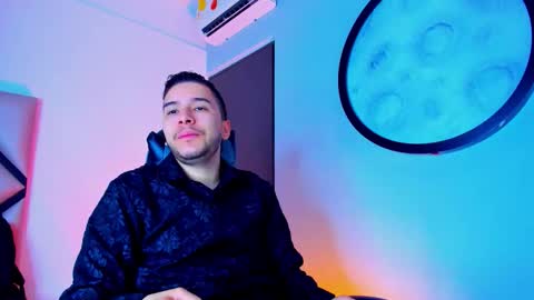 Snapshot of mike_256 chatting on November 29, 11:57 am Mike online show from November 29, 11:57 am