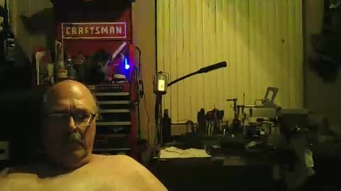 Snapshot of mike_allen4 chatting on March 30, 3:40 am mike_allen4 online show from March 30, 3:40 am