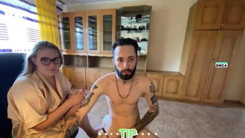 Snapshot of mike_and_anna_ chatting on November 22, 5:17 am Mike and anna online show from November 22, 5:17 am