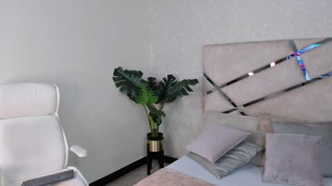 Mike Belle online show from December 11, 10:38 pm