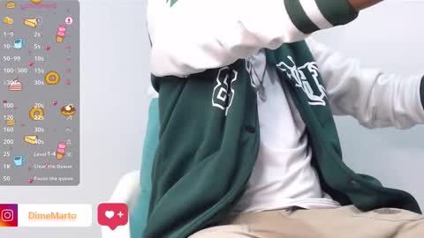 Snapshot of mike_black_22 chatting on October 26, 12:44 pm Mike online show from October 26, 12:44 pm