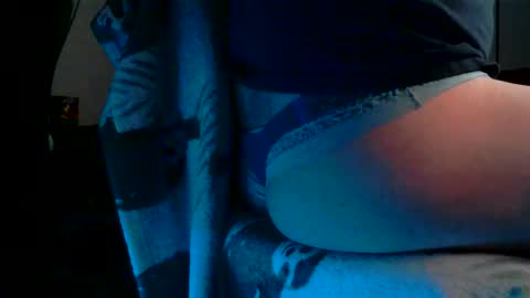 Snapshot of mike_davis44444 chatting on February 20, 8:27 am mike_davis44444 online show from February 20, 8:27 am