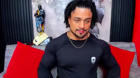 Snapshot of mike_estevess chatting on January 12, 1:11 am online show from January 12, 1:11 am