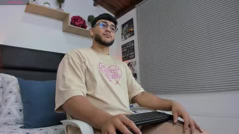  MIKE FOXXX online show from February 3, 3:59 am