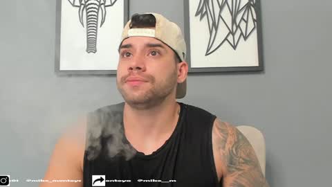 Mike Montoya online show from December 24, 1:39 pm