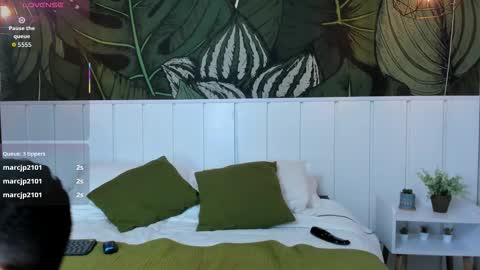 Mike Montoya online show from December 2, 5:24 am