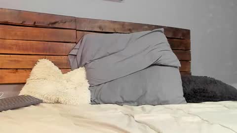 Mike Montoya online show from February 14, 4:31 am