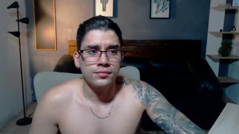 Snapshot of mike_montoya chatting on April 10, 3:12 am Mike Montoya online show from April 10, 3:12 am