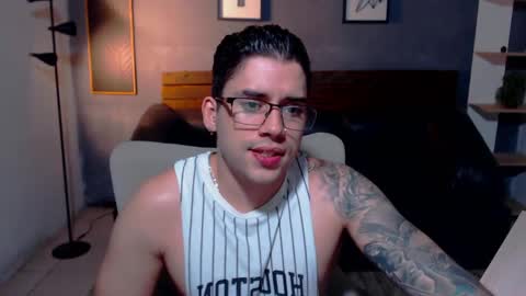 Snapshot of mike_montoya chatting on April 11, 1:10 am Mike Montoya online show from April 11, 1:10 am