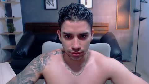 Snapshot of mike_montoya chatting on April 15, 10:32 pm Mike Montoya online show from April 15, 10:32 pm
