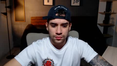 Snapshot of mike_montoya chatting on April 29, 6:17 am Mike Montoya online show from April 29, 6:17 am