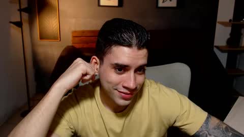 Snapshot of mike_montoya chatting on May 7, 2:39 am Mike Montoya online show from May 7, 2:39 am