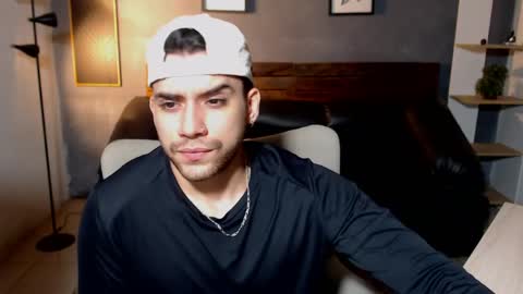 Snapshot of mike_montoya chatting on May 14, 2:29 am Mike Montoya online show from May 14, 2:29 am