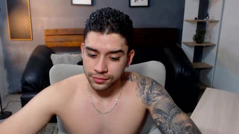 Snapshot of mike_montoya chatting on May 20, 8:26 pm Mike Montoya online show from May 20, 8:26 pm
