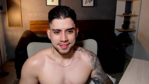 Snapshot of mike_montoya chatting on June 3, 2:25 am Mike Montoya online show from June 3, 2:25 am
