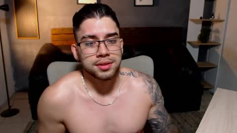 Snapshot of mike_montoya chatting on June 4, 2:39 am Mike Montoya online show from June 4, 2:39 am