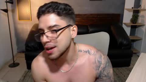 Snapshot of mike_montoya chatting on June 6, 1:54 am Mike Montoya online show from June 6, 1:54 am