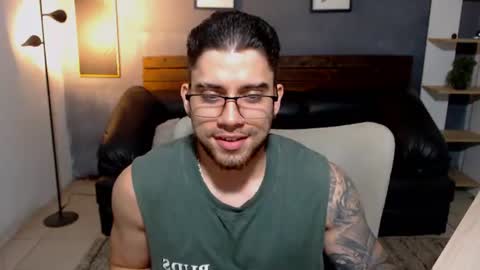 Snapshot of mike_montoya chatting on June 10, 12:22 am Mike Montoya online show from June 10, 12:22 am