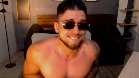 Snapshot of mike_montoya chatting on June 22, 11:13 pm Mike Montoya online show from June 22, 11:13 pm