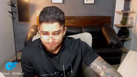 Snapshot of mike_montoya chatting on July 16, 2:28 am Mike Montoya online show from July 16, 2:28 am