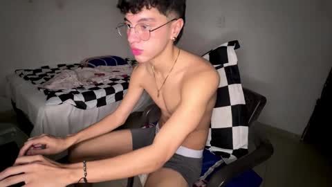 Snapshot of mike_pineapple chatting on October 9, 6:17 pm Mike Pineapple online show from October 9, 6:17 pm