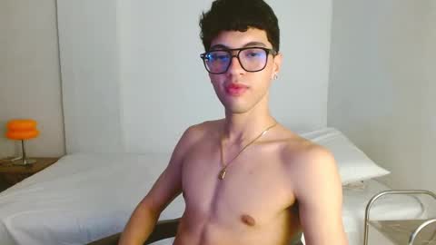 Snapshot of mike_pineapple chatting on November 29, 3:53 am Mike Pineapple online show from November 29, 3:53 am