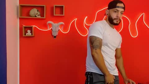 Snapshot of mike_savage3 chatting on November 16, 12:00 pm Mike online show from November 16, 12:00 pm