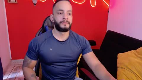 Snapshot of mike_savage3 chatting on November 19, 12:16 pm Mike online show from November 19, 12:16 pm