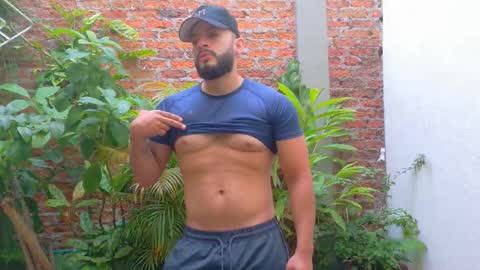 Snapshot of mike_savage3 chatting on December 4, 12:47 pm Mike online show from December 4, 12:47 pm