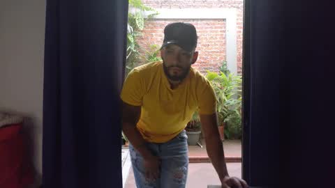 Snapshot of mike_savage3 chatting on December 5, 12:36 pm Mike online show from December 5, 12:36 pm