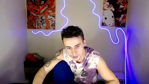 Snapshot of mike_severi chatting on December 4, 7:01 pm Mike online show from December 4, 7:01 pm