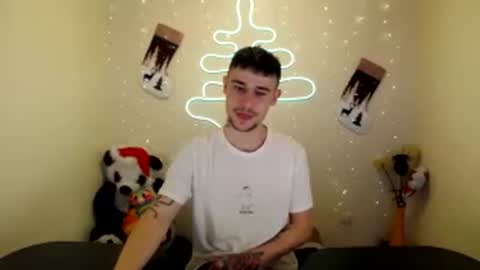 Snapshot of mike_severi chatting on December 17, 6:02 am Mike online show from December 17, 6:02 am