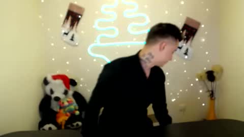 Snapshot of mike_severi chatting on December 19, 10:13 am Mike online show from December 19, 10:13 am