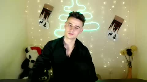 Snapshot of mike_severi chatting on December 19, 2:13 pm Mike online show from December 19, 2:13 pm
