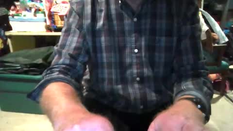 Snapshot of mikeb3200 chatting on January 12, 3:34 am mikeb3200 online show from January 12, 3:34 am