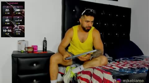 Snapshot of mikeblaree chatting on April 3, 7:34 pm mikeblaree online show from April 3, 7:34 pm